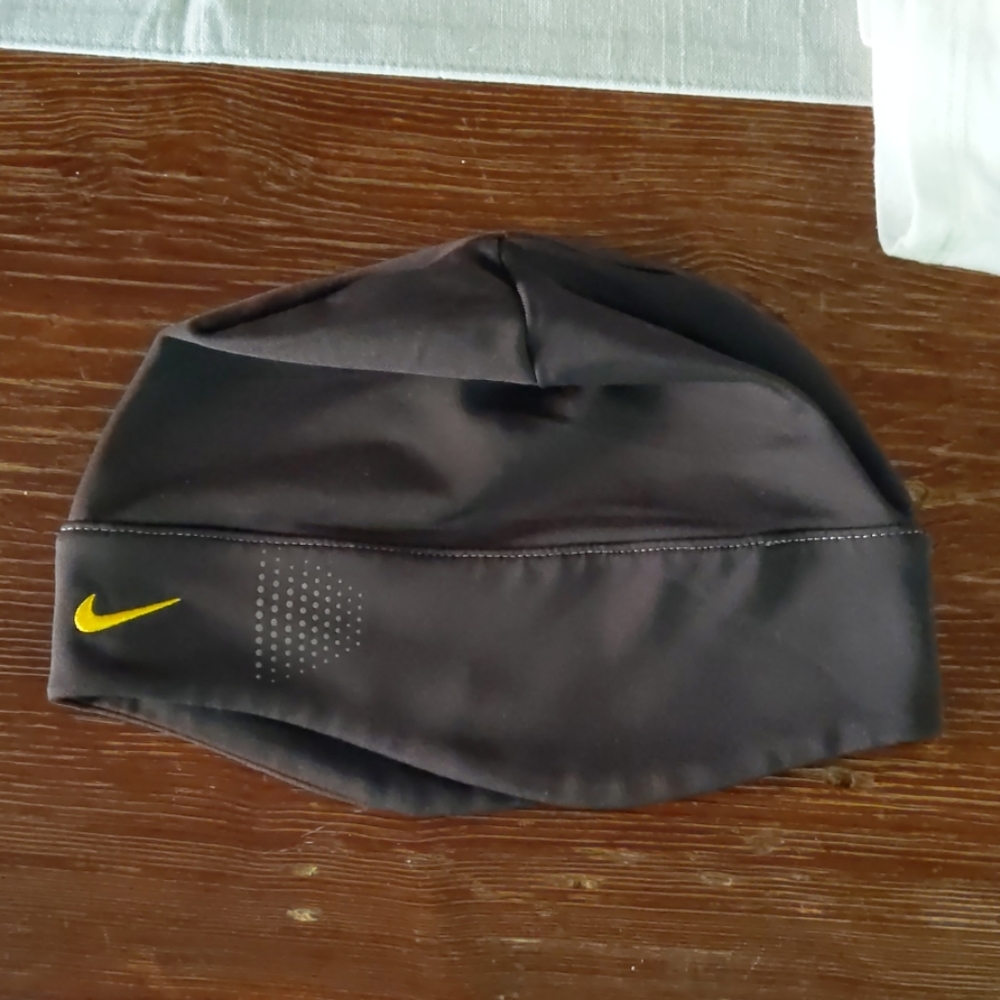 Nike running hat